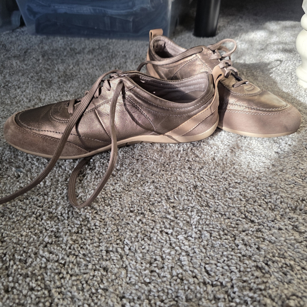 Vionic Women's Brown Sneakers